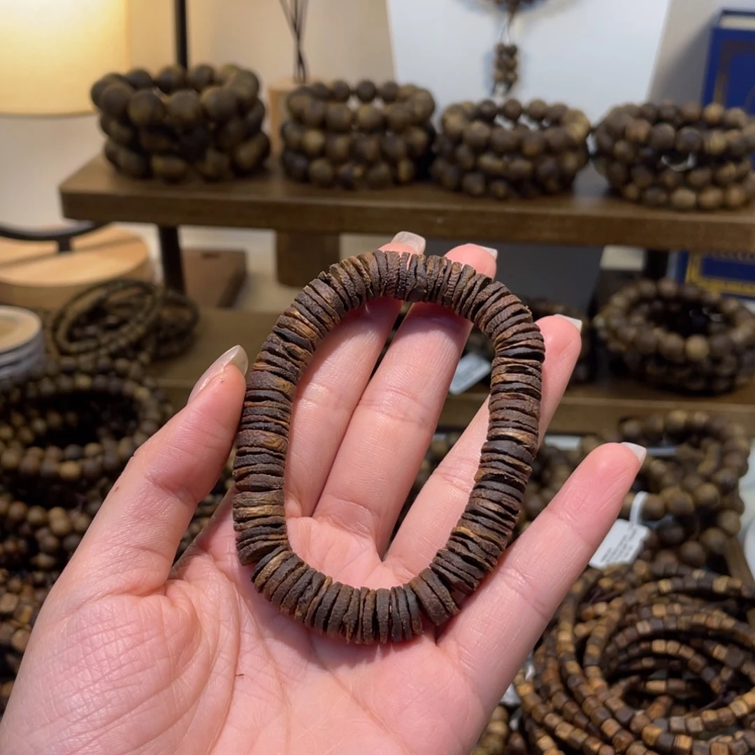 洁***沉香卡1.0片珠11克+单圈