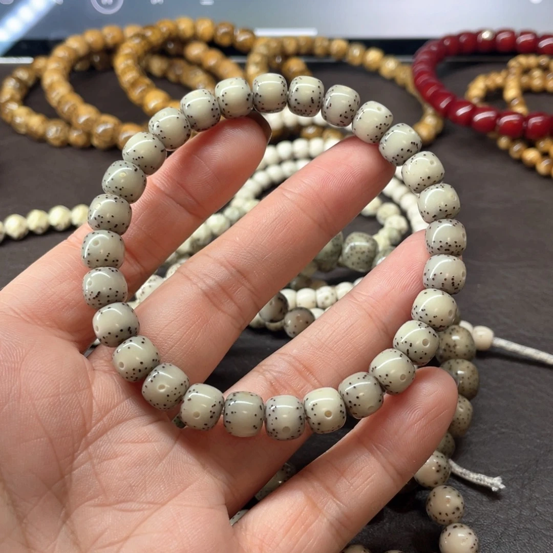 吊坠星月菩提卡8×7月通体留白稀散星