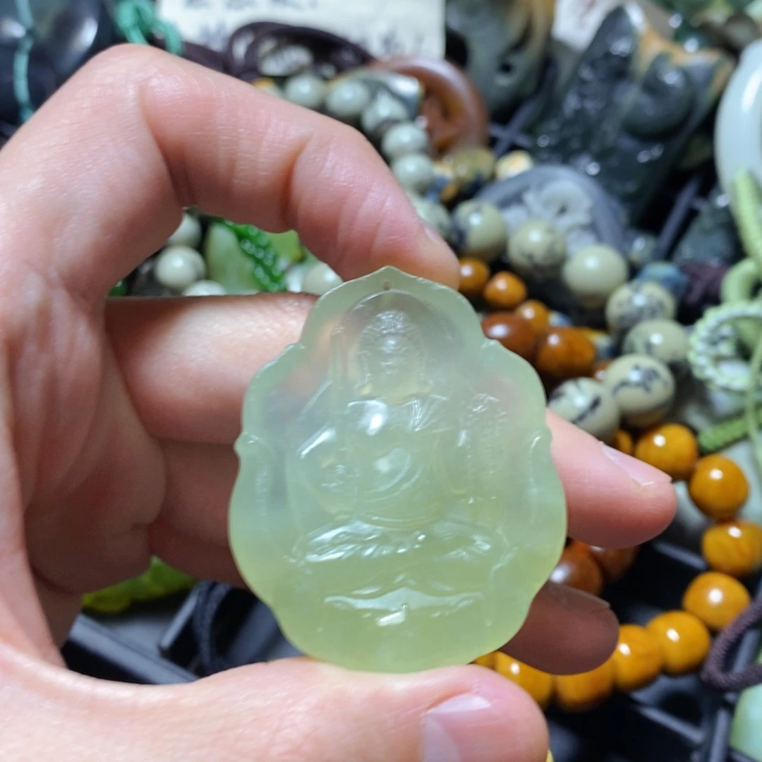 蛇纹石玉未镶嵌颈饰