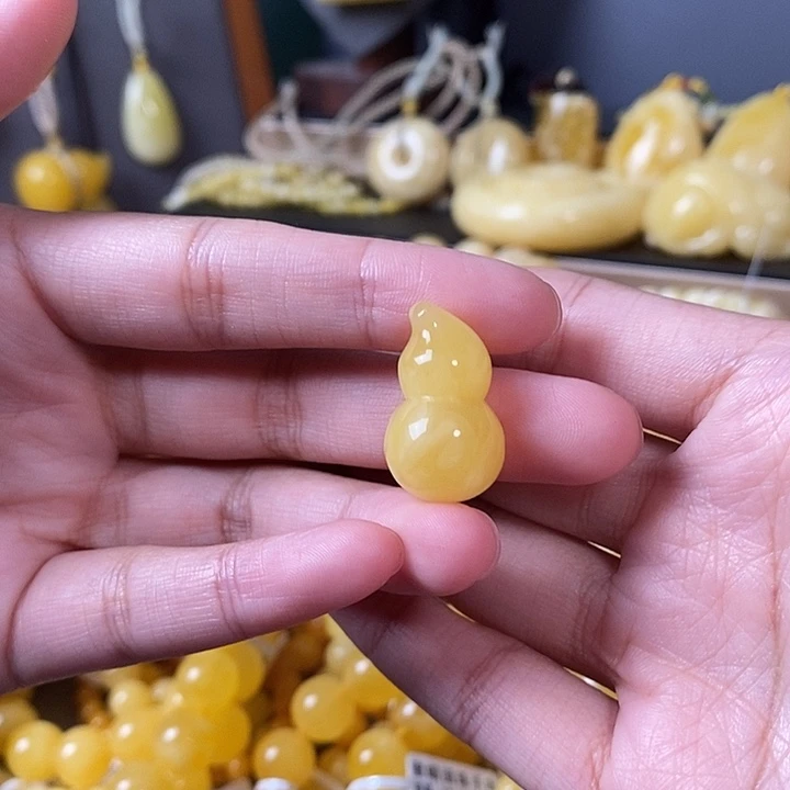 琥珀未镶嵌裸石葫芦