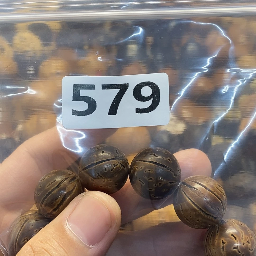 吊坠橄榄核松*?文化交流