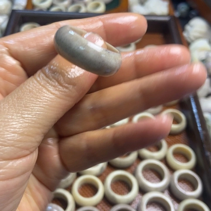 一***三配饰鹿角雕刻一个出