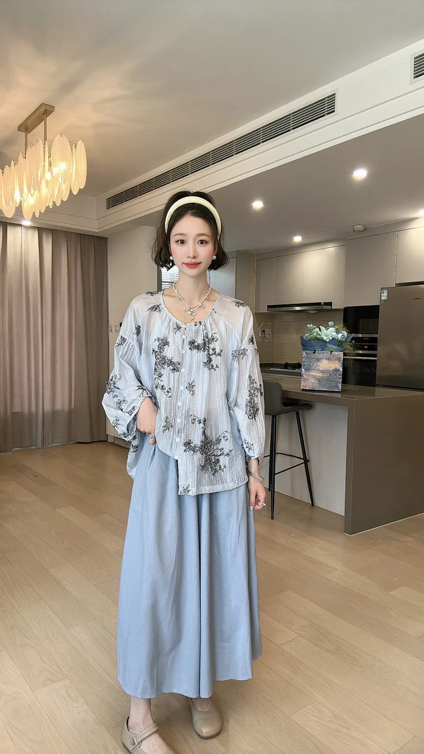 小玉推荐 《水墨画》国风蓝色刺绣衬衫