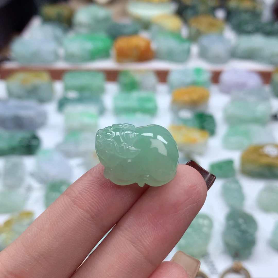 翡翠未镶嵌颈饰翡翠貔貅17