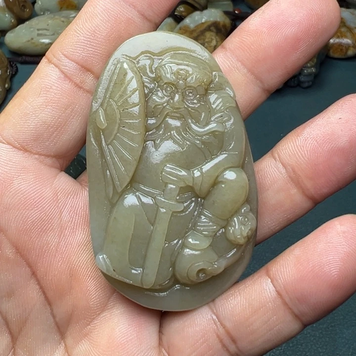 和田玉未镶嵌把件