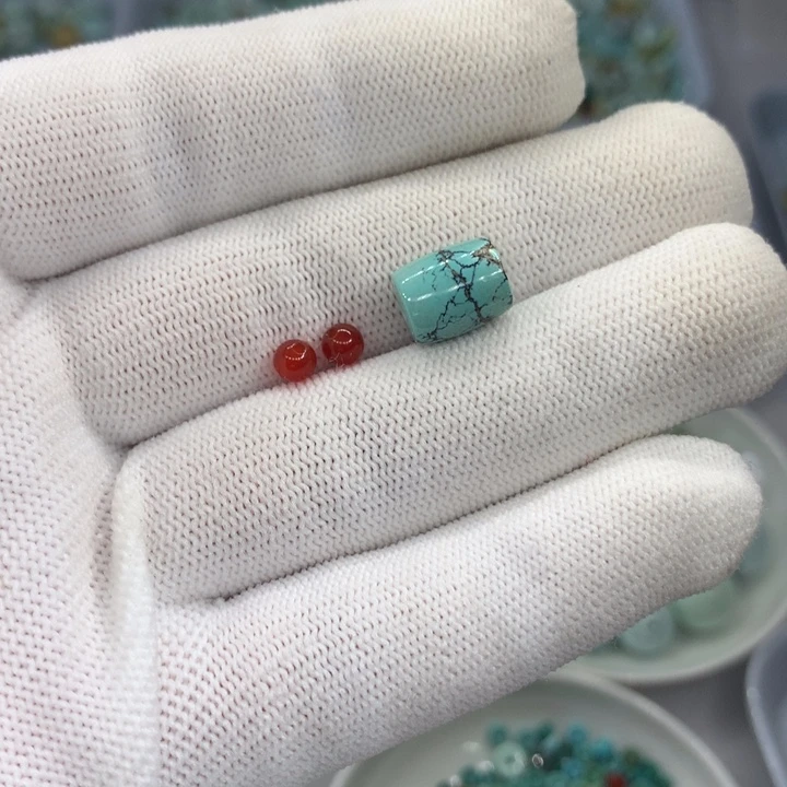 南红玛瑙配饰未镶嵌