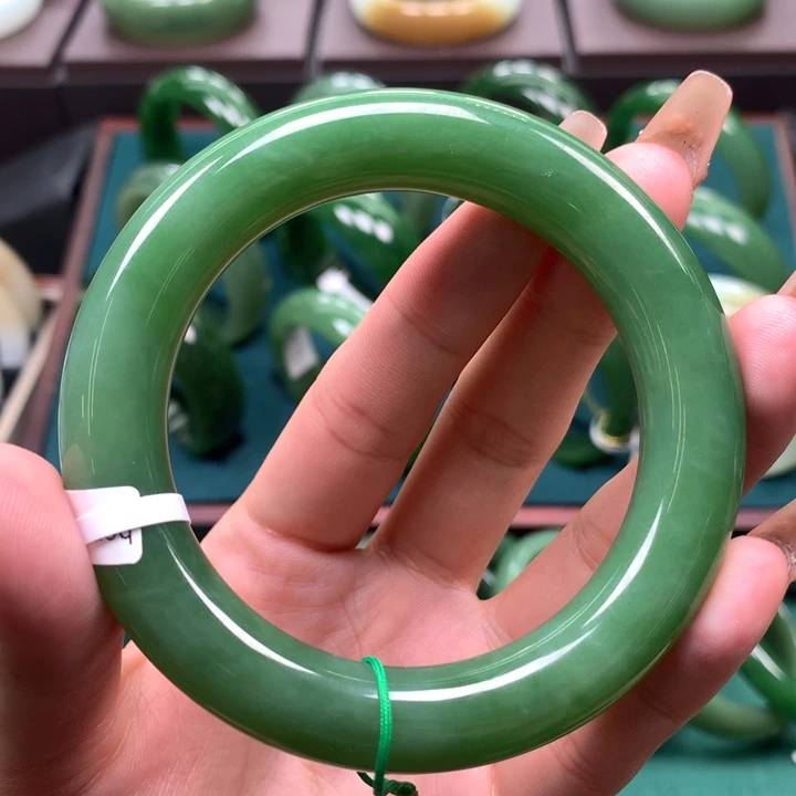 未镶嵌手镯和田玉（碧玉）5556