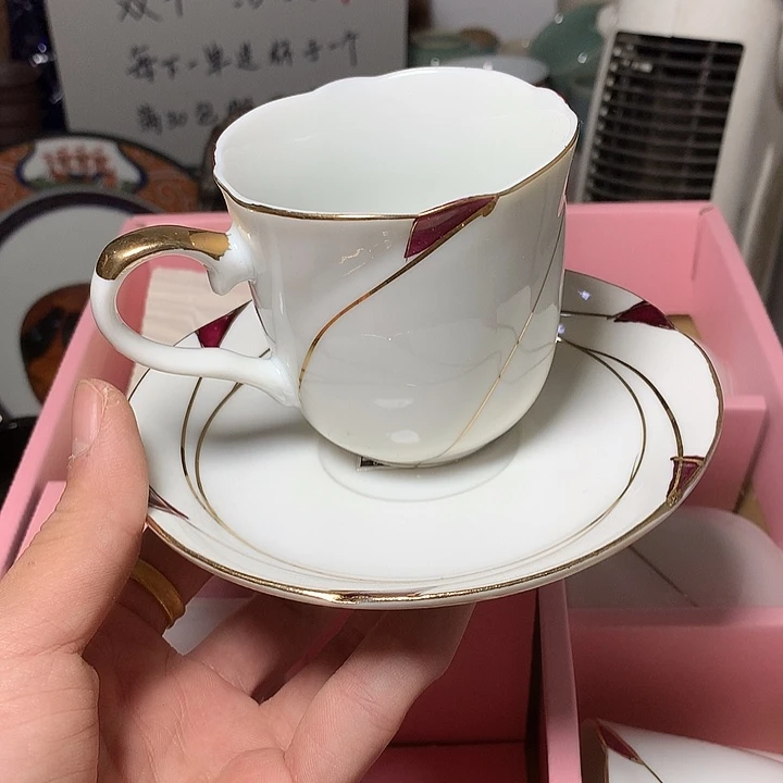 瓷片射手和狮子会成员一起生活也