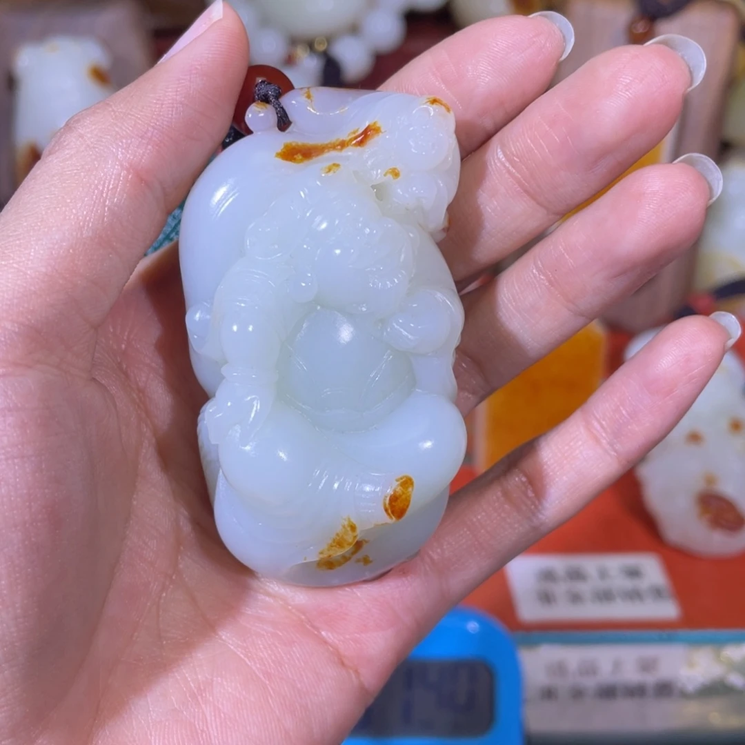 海***。和田玉未镶嵌把件