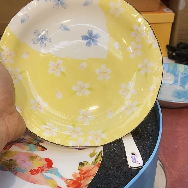 瓷片亲亲我的小姐姐们的