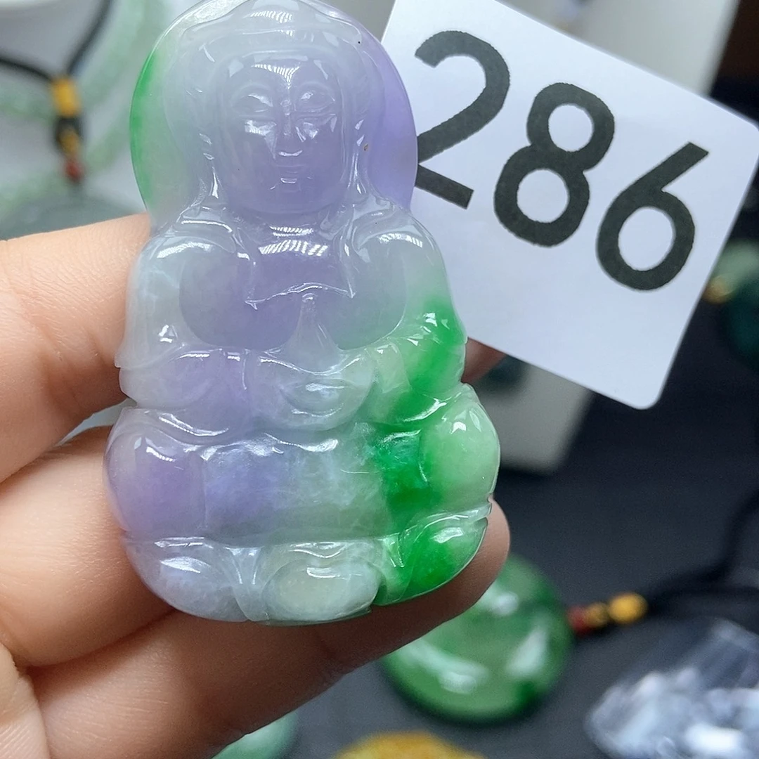 翡翠吊坠(赠链)未镶嵌