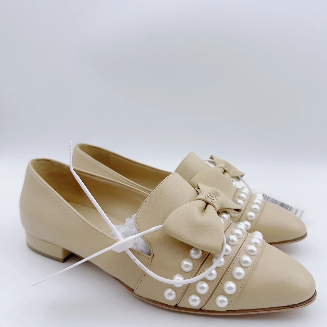 95新 Chanel/香奈儿 37码/奶茶色蝴蝶结珍珠乐福/00825