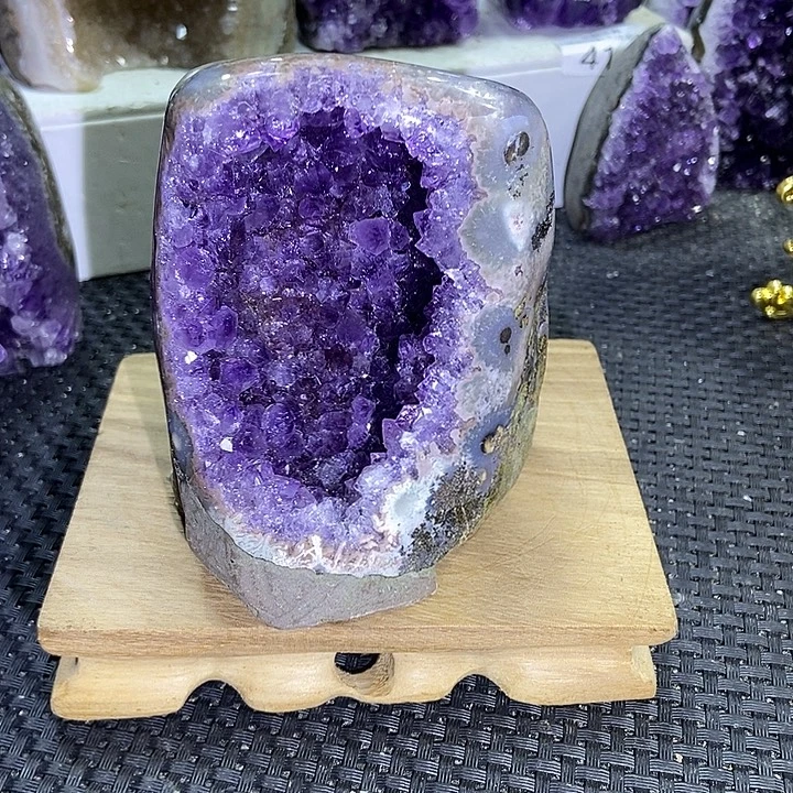 未镶嵌紫晶大型摆件(非配饰)小潘