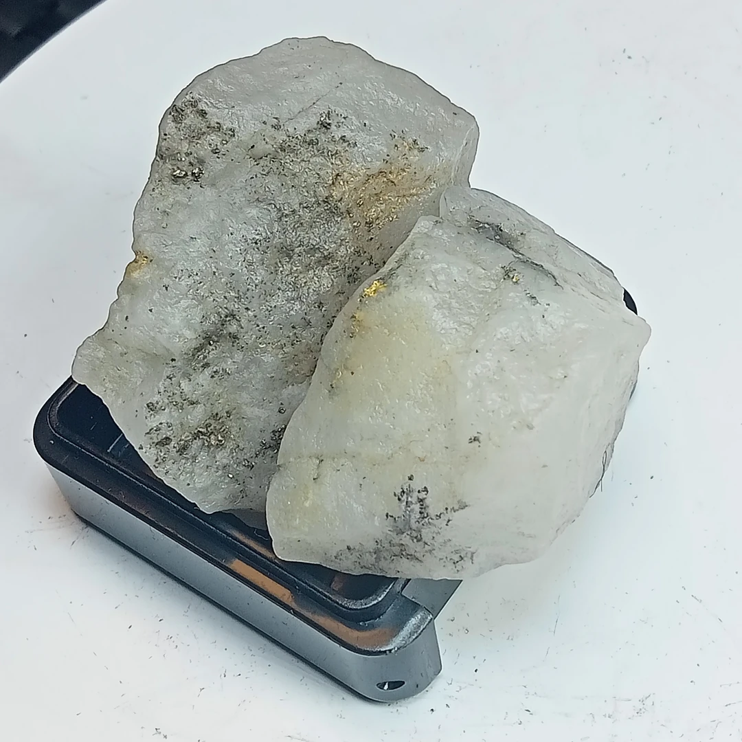 M46.8g金达莱天然矿标