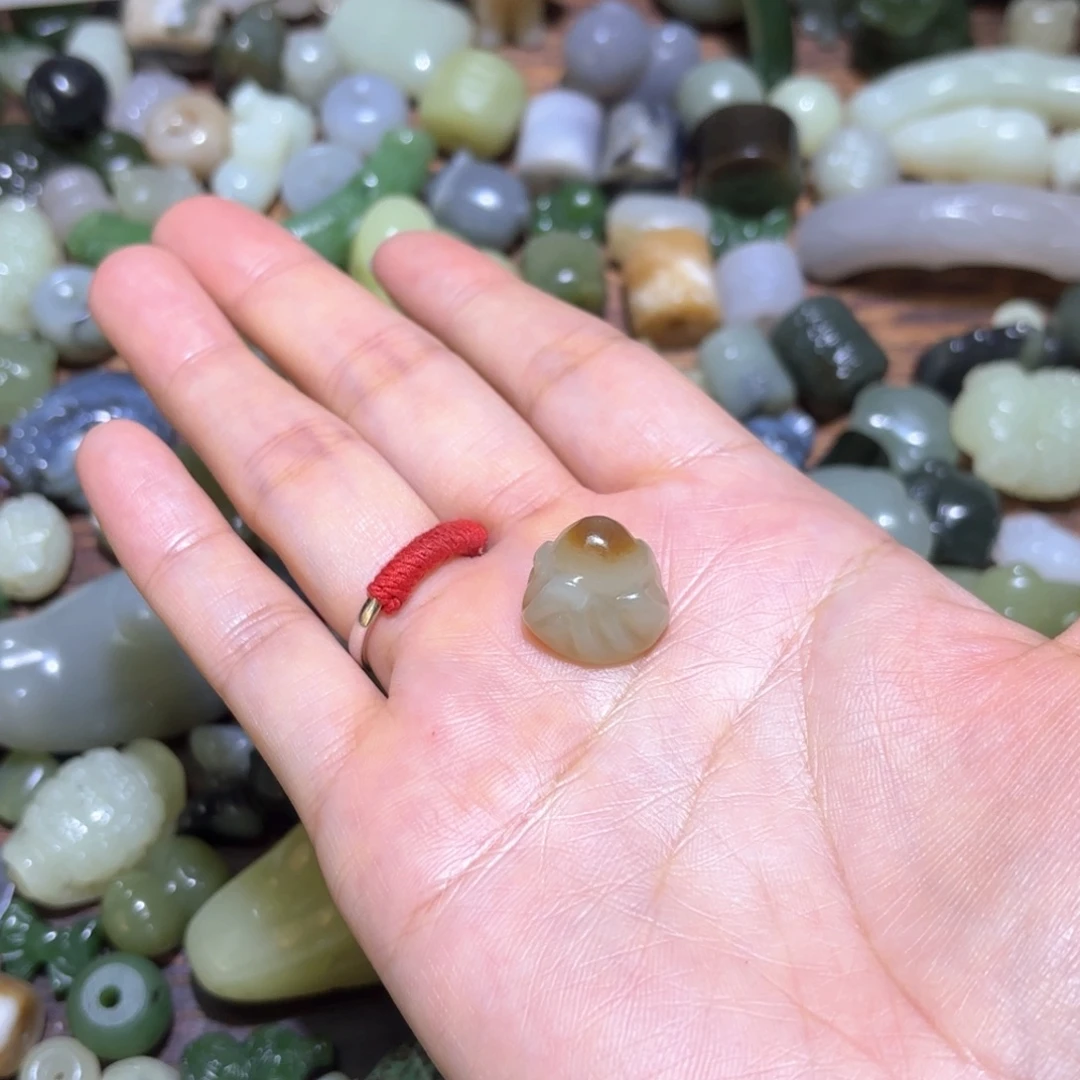 柒***和田玉未镶嵌珠宝半成品