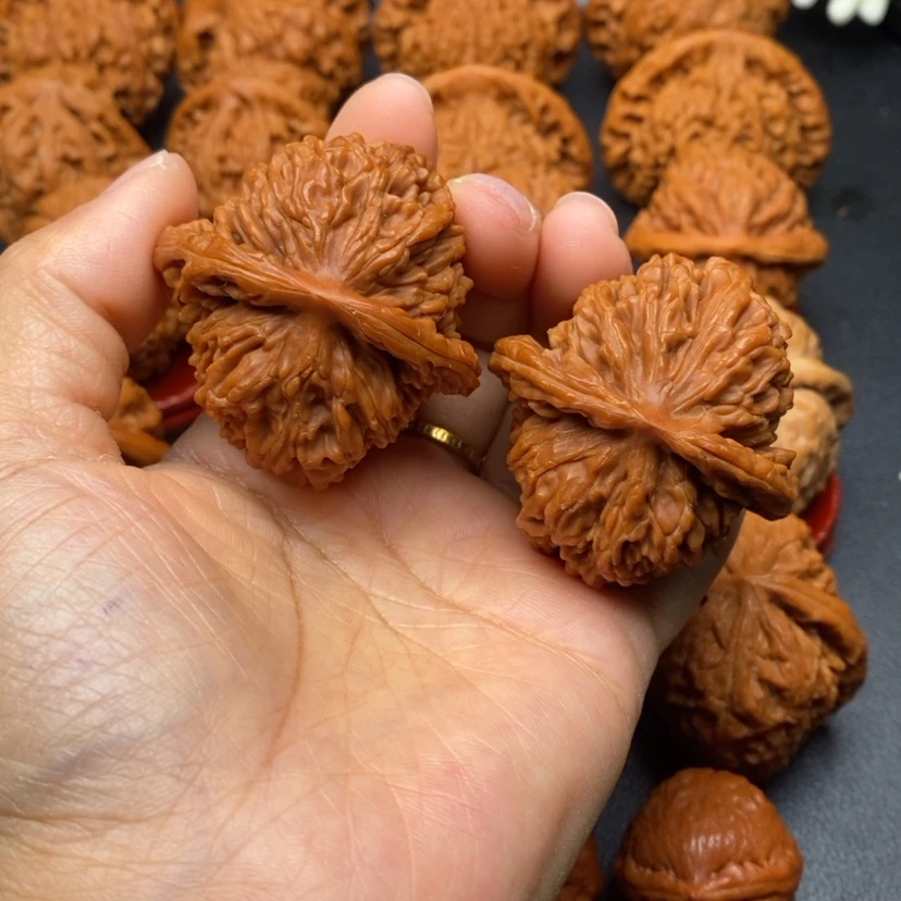 【闪购商品】文玩核桃把件梁****】44篓子