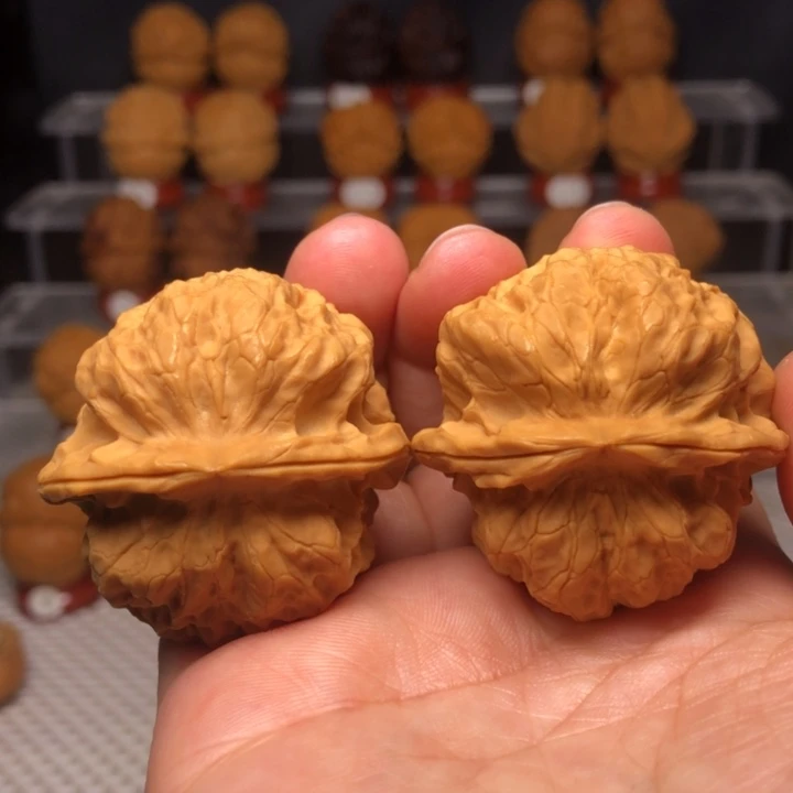 文玩核桃把件12麒麟王