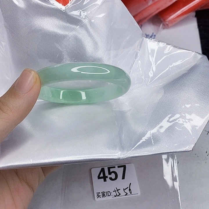 翡翠未镶嵌手镯一图一物实物为准（微瑕处理）