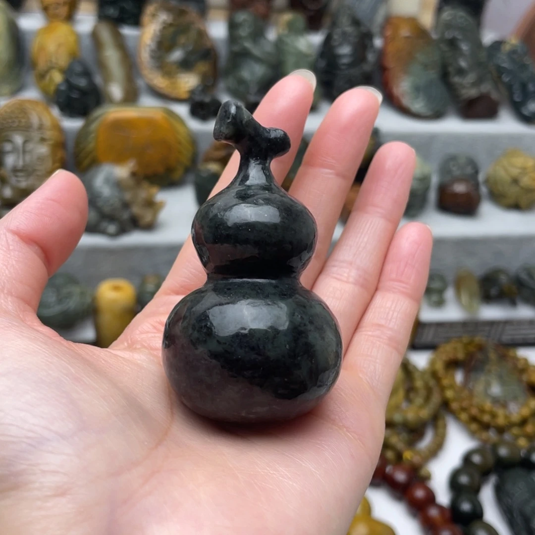 岫岩河磨玉（透闪石质玉）未镶嵌把件