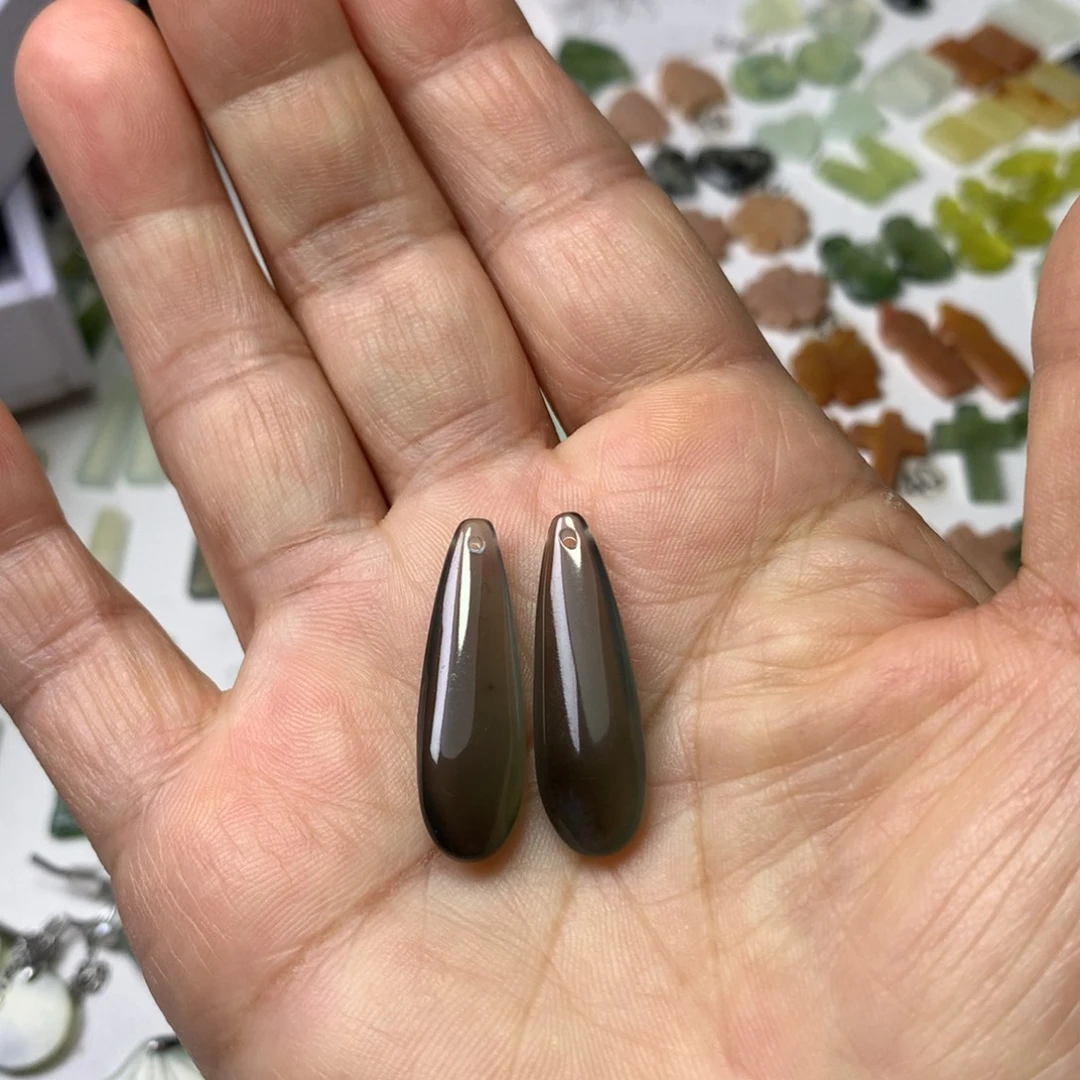 未镶嵌蛇纹石玉耳环