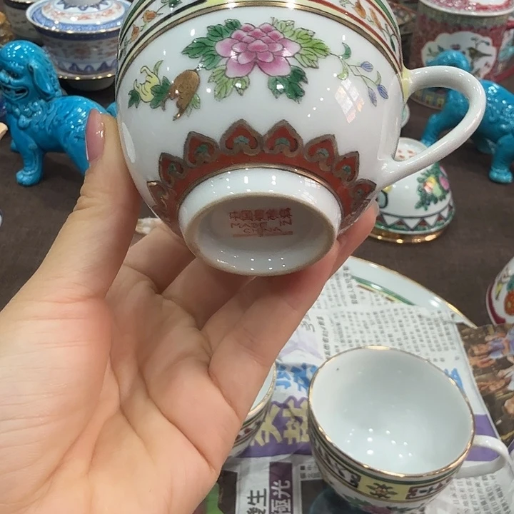 景德镇粉彩博古莲子杯