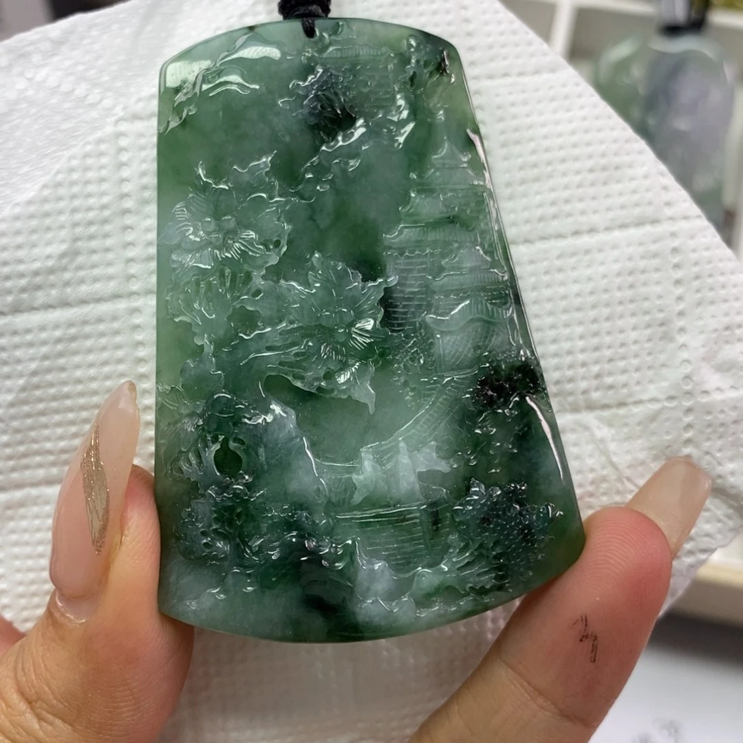 翡翠挂件未镶嵌翡翠