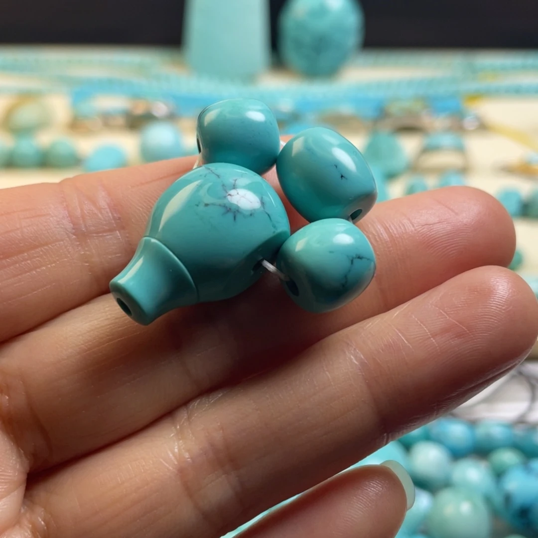 绿松石未镶嵌颈饰