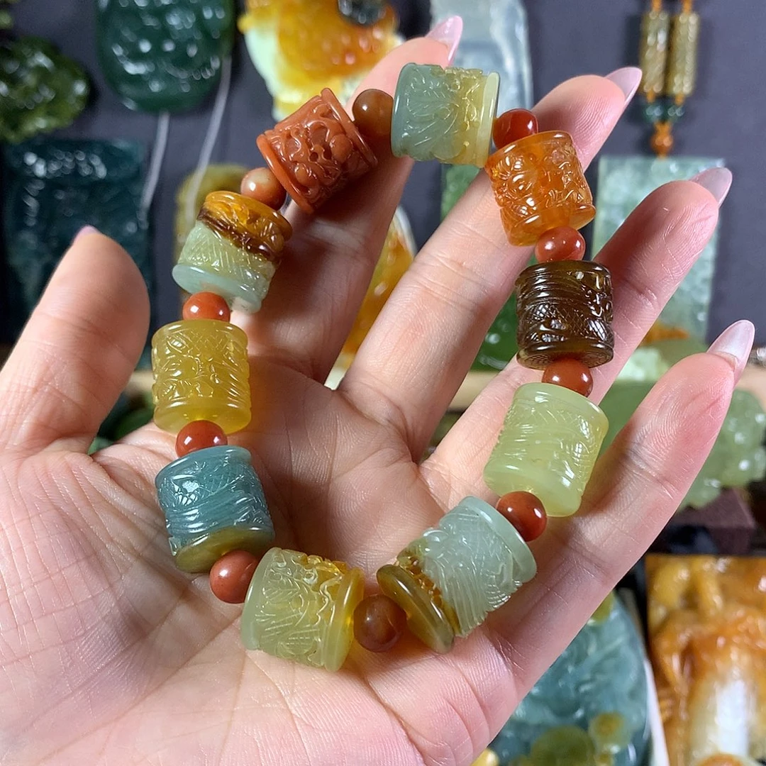 亮****岫玉未镶嵌吊坠(赠链)