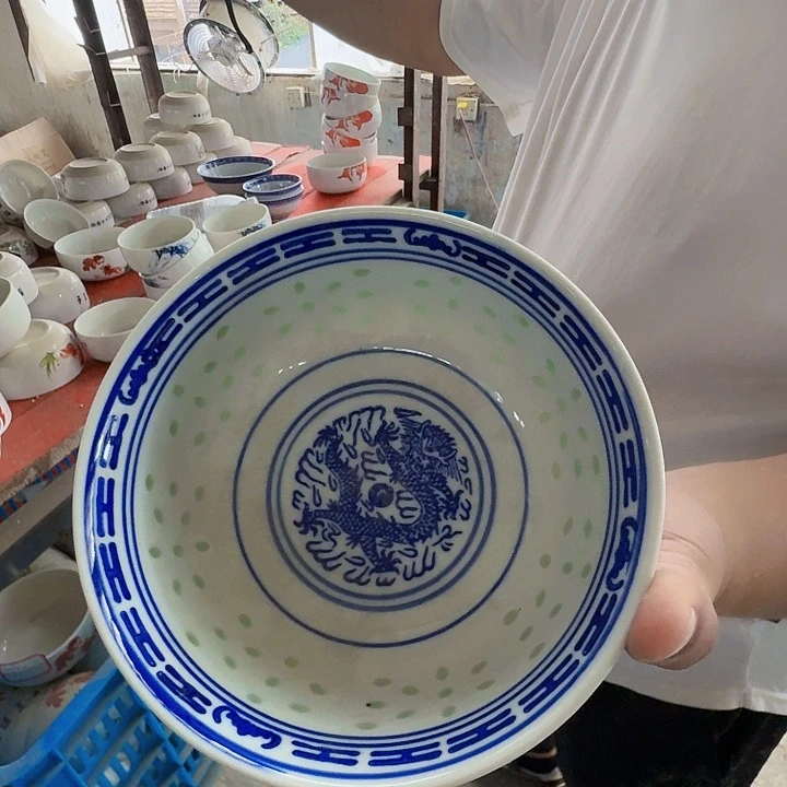 景德镇高温陶瓷5.5寸青花玲珑面碗2个