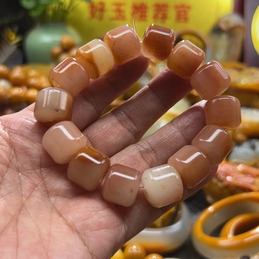 石英质玉未镶嵌颈饰