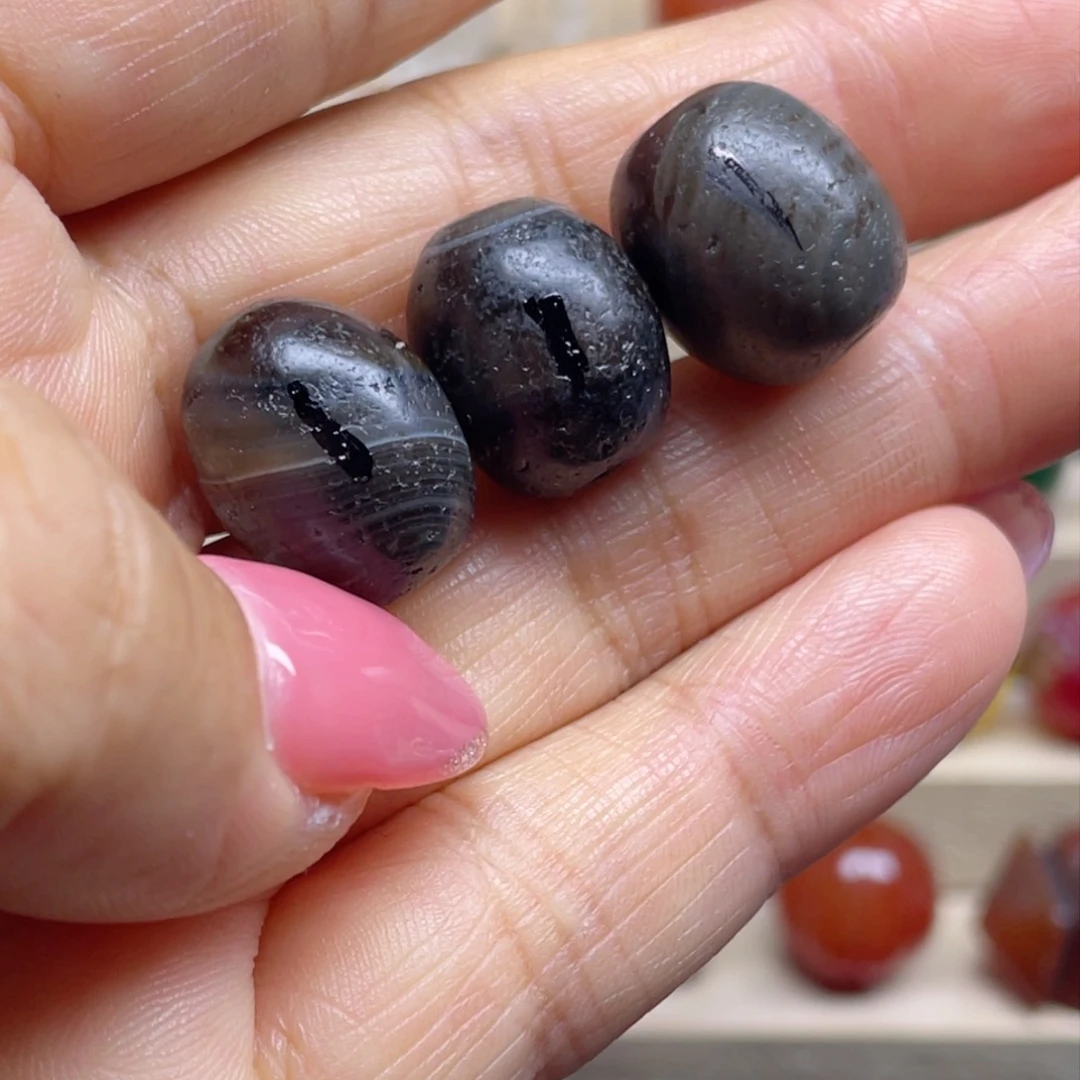 合金颈饰玛瑙/玉髓余**了