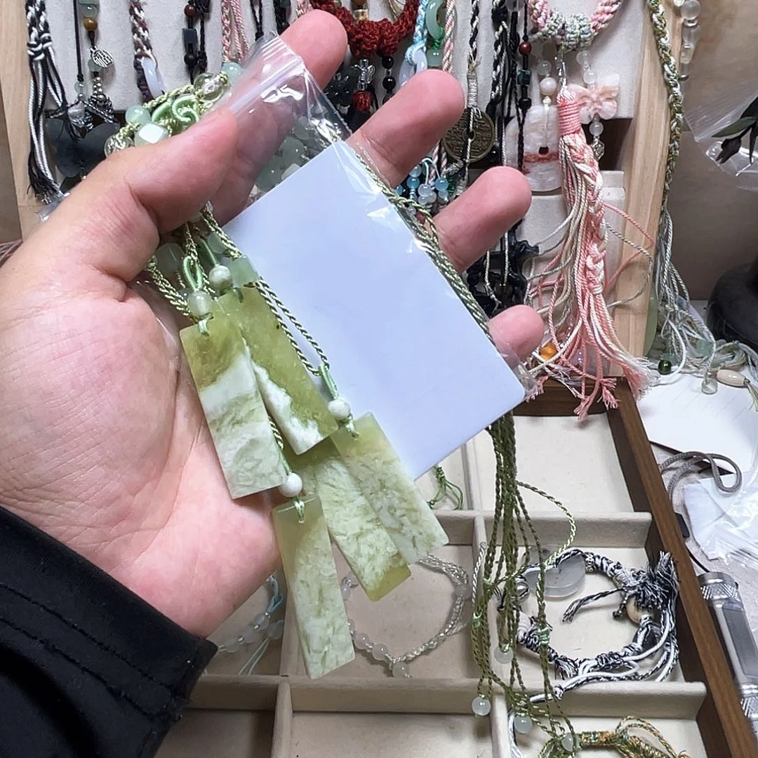 合金蛇纹石玉颈饰