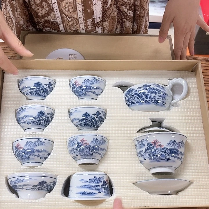 孤品茶具套装等。