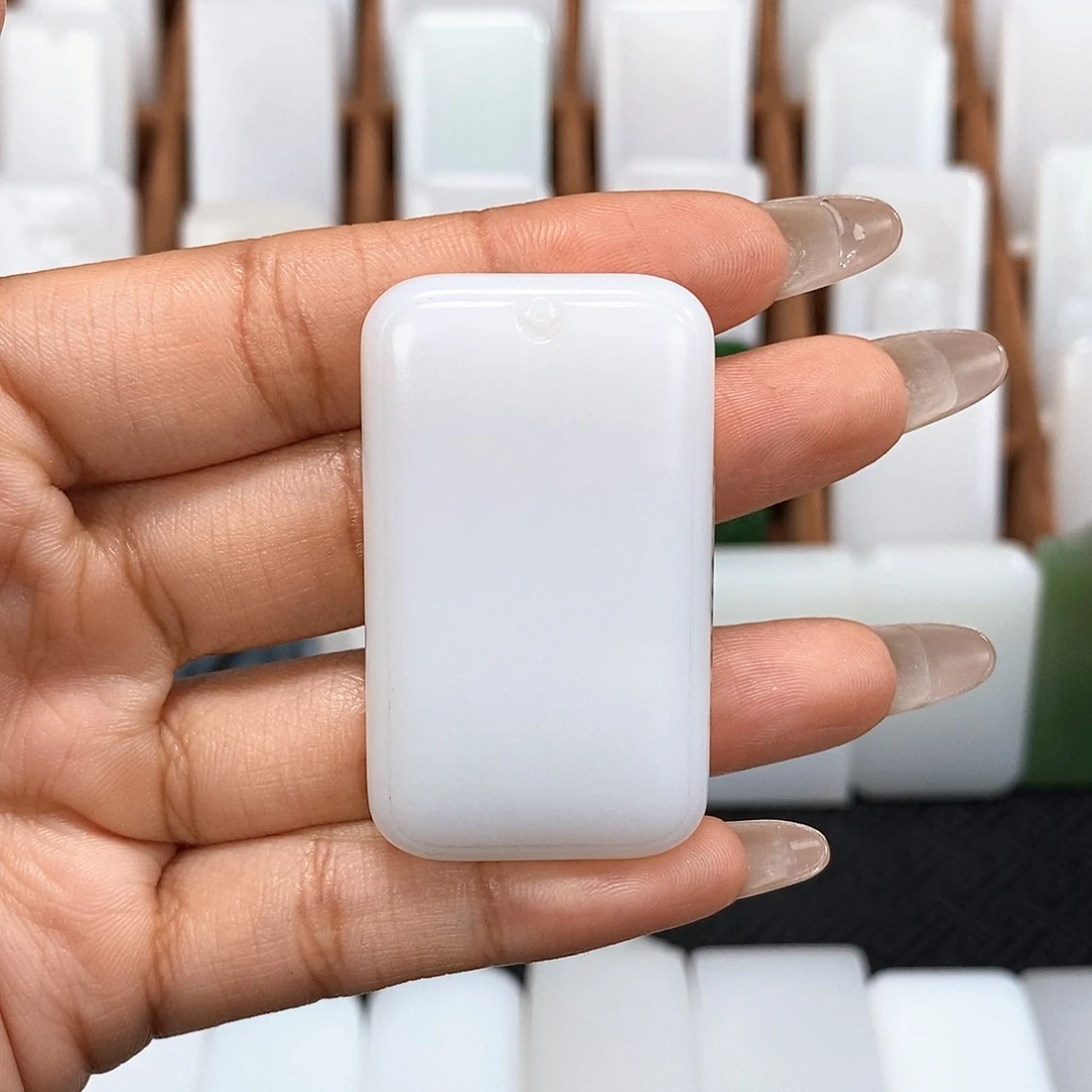 颈饰未镶嵌和田玉土*