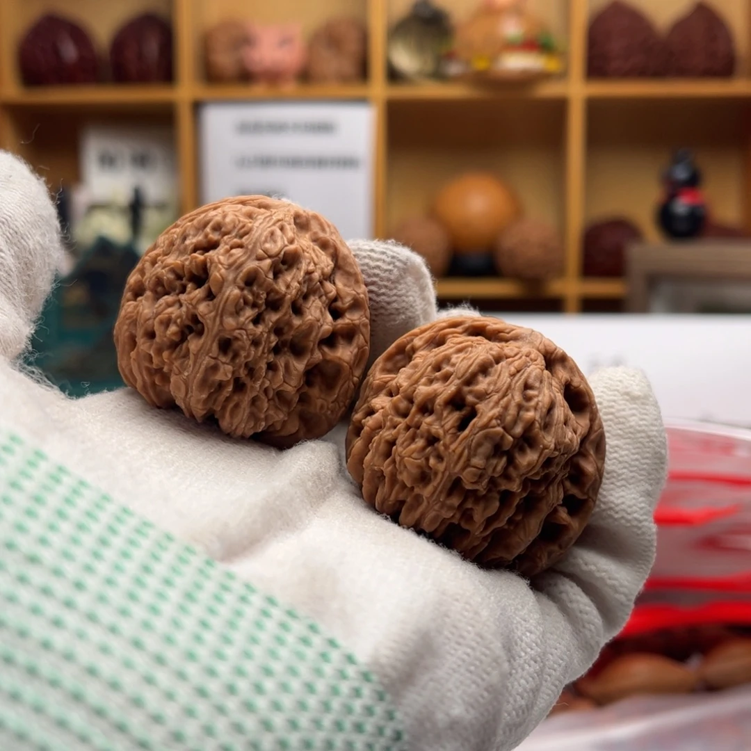 文玩核桃把件福利不退换，38全品南疆石