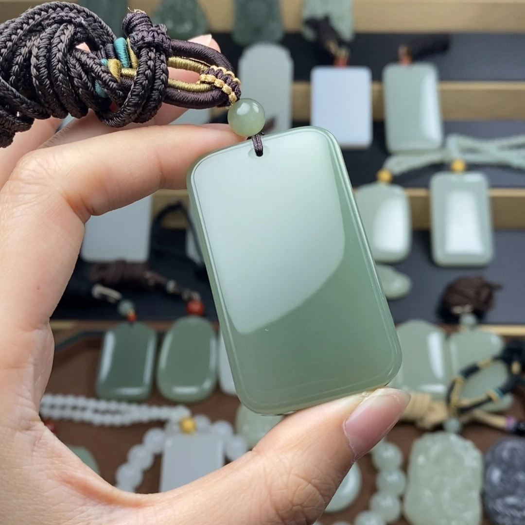 ⓘ***禁和田玉未镶嵌颈饰