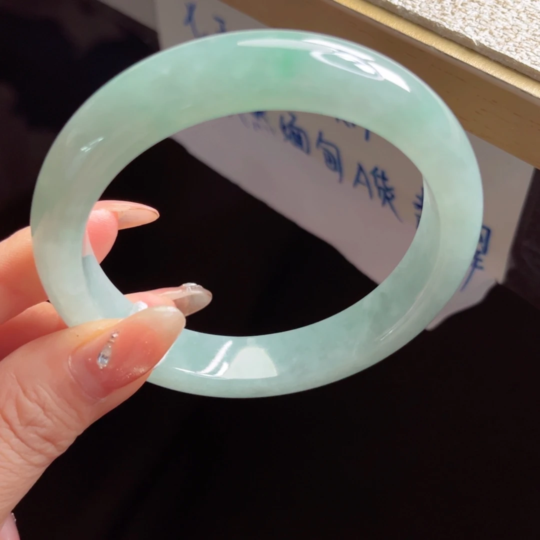 翡翠未镶嵌手镯手镯