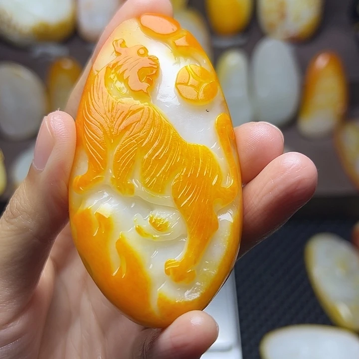 好****和田玉未镶嵌颈饰