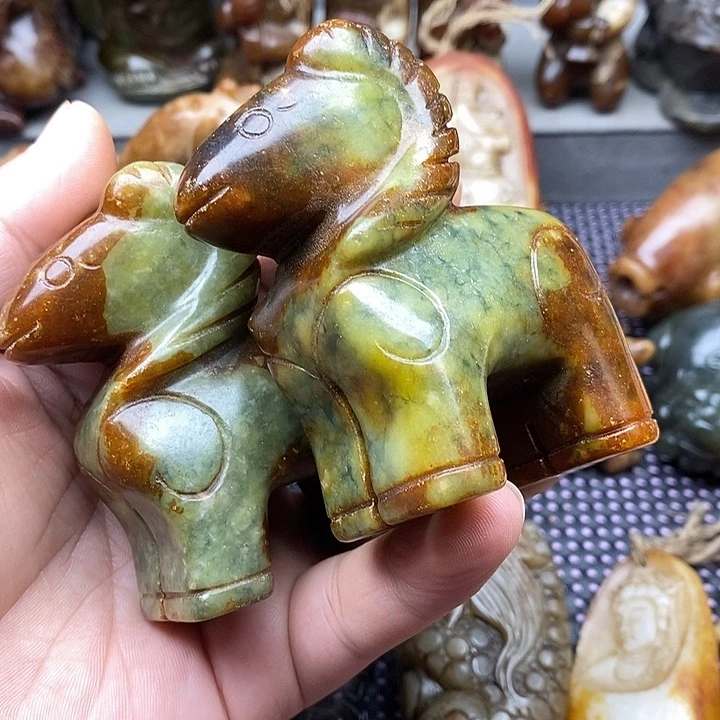 未镶嵌蛇纹石玉颈饰