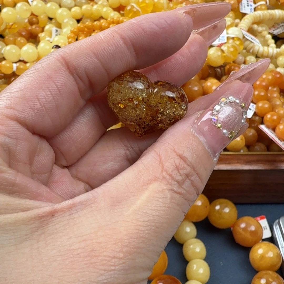 琥珀未镶嵌珠宝奇石