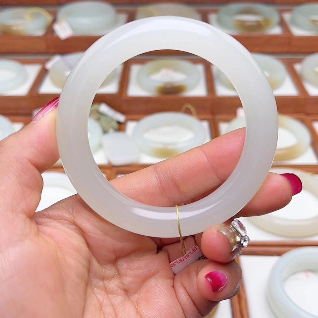 和田玉手镯未镶嵌56.8