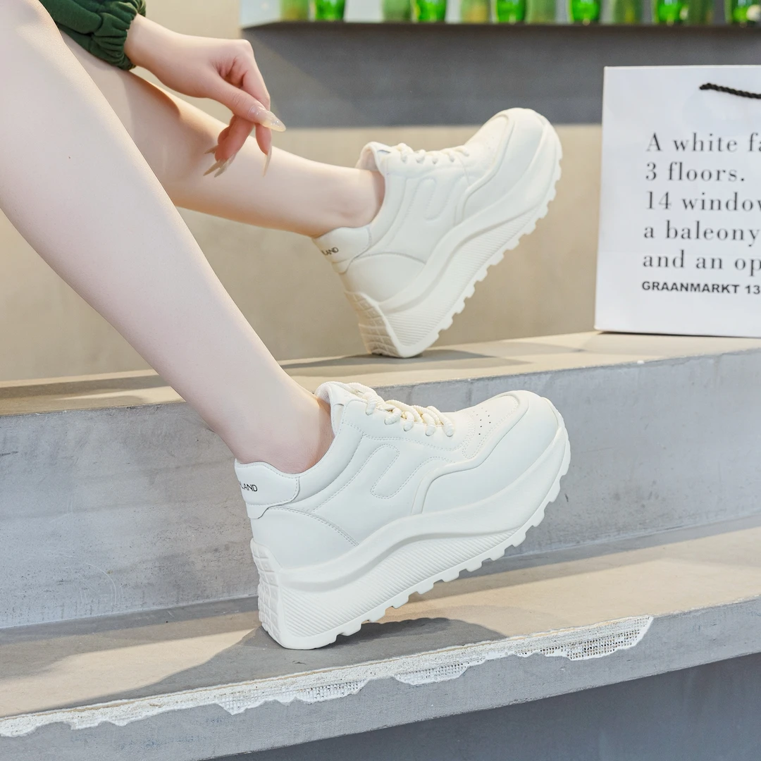 雨土女鞋2025春季新款休闲运动鞋子女网红厚底百搭时尚透气老爹鞋