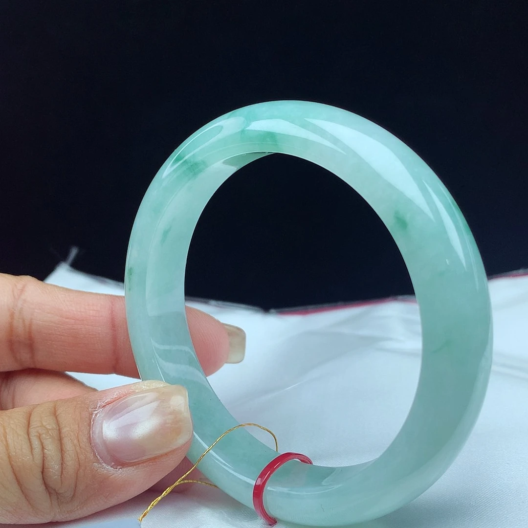 翡翠手镯未镶嵌56圈 3797