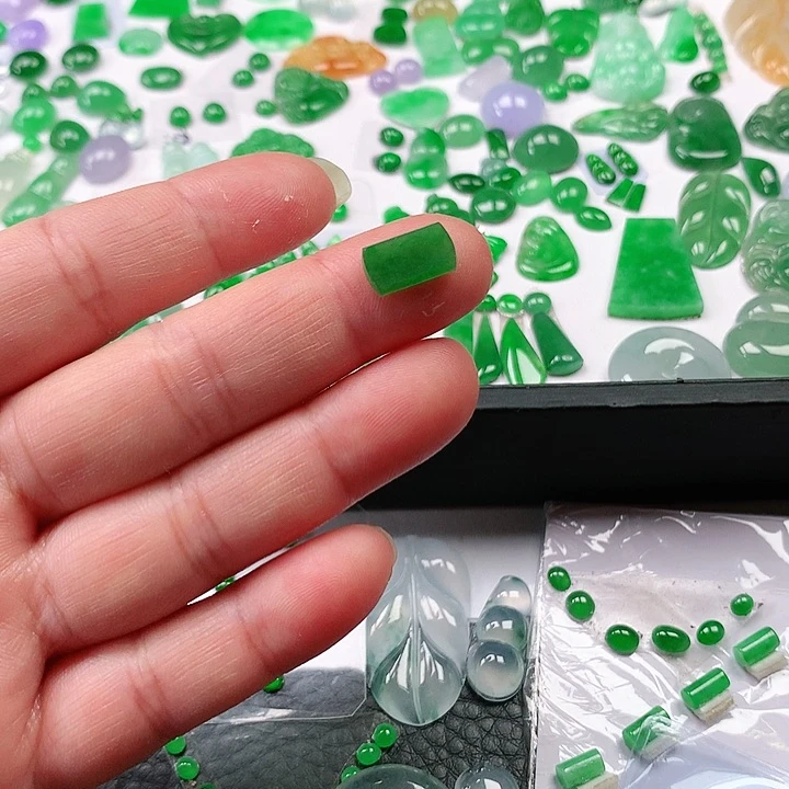 翡翠颈饰未镶嵌翡翠