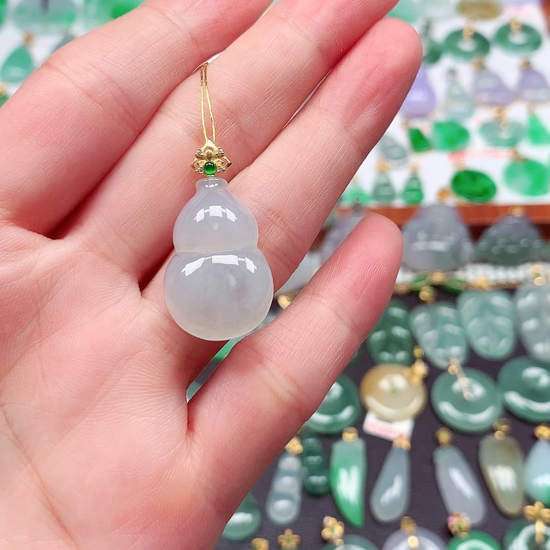 翡翠18K金镶嵌颈饰天然翡翠A货