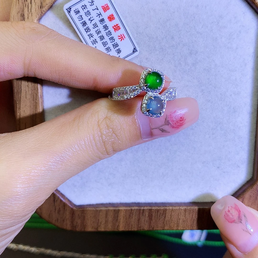 翡翠戒指银S925镶嵌天然翡翠蛋面戒指