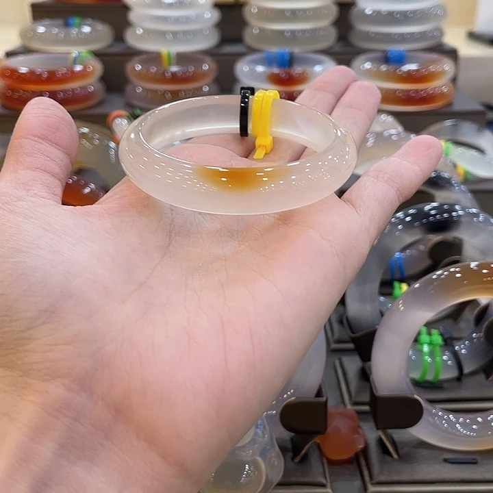 玛瑙/玉髓未镶嵌手镯35