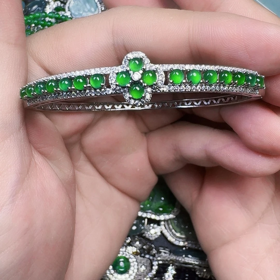 翡翠未镶嵌颈饰天然A货翡翠放漏