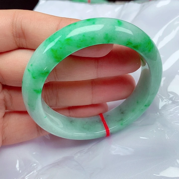 翡翠未镶嵌手镯56～57飘阳绿正圈手镯