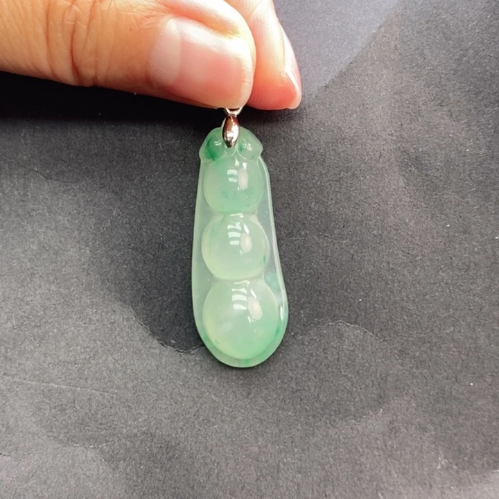 石英质玉未镶嵌颈饰